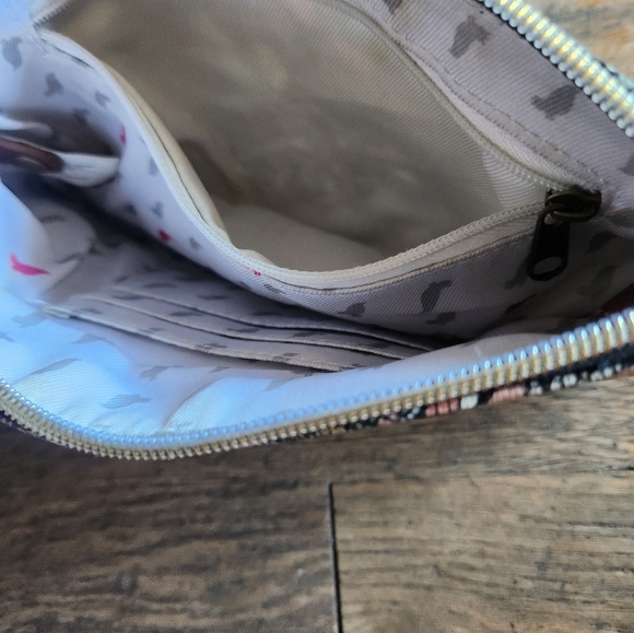 Sakroots Olympic Sienna Wristlet. - Picture 9 of 9